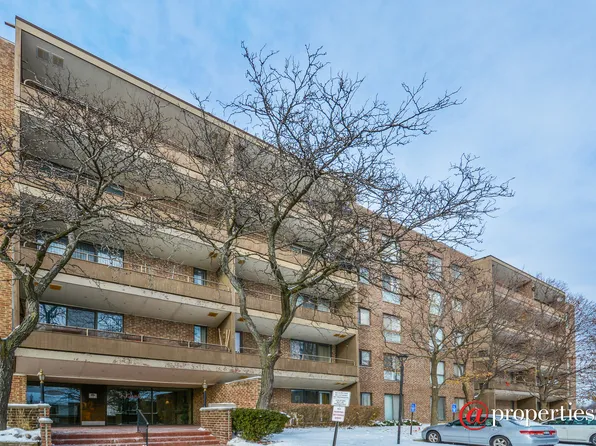 5 E Carriageway Dr APT Penthouse 02, Hazel Crest, IL 60429