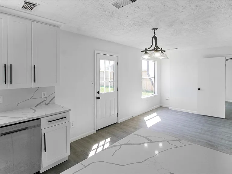 511 Chaseway Dr — Photo 12