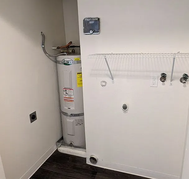 Royal Crest Townhomes — Photo 17