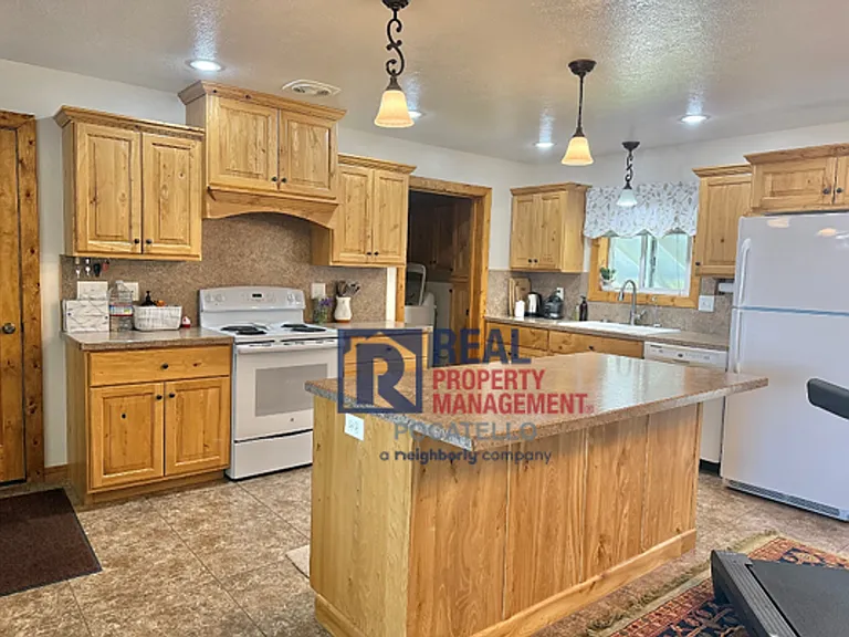 13355 N Dekay Rd — Photo 3