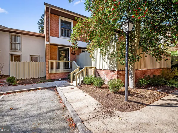 20 Palmer Green Ct, Baltimore, MD 21210