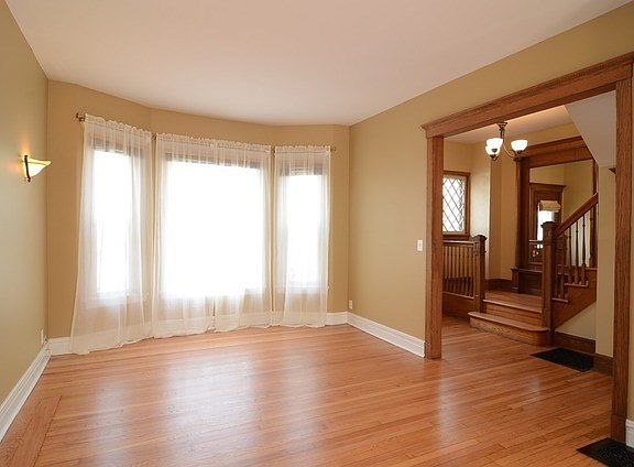 4th image of 4343 N Greenview Ave