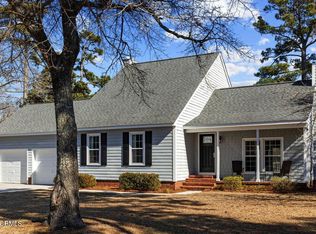 105 Oak Dr, Morehead City, NC 28557