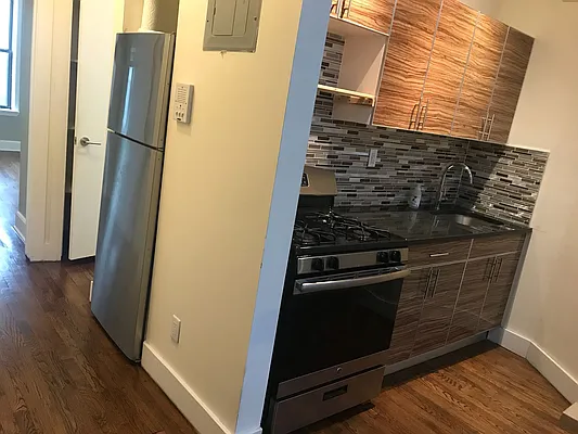 Rented by Premier Metro Realty Corp | media 36