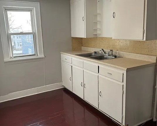 5th image of 146 W Cayuga St
