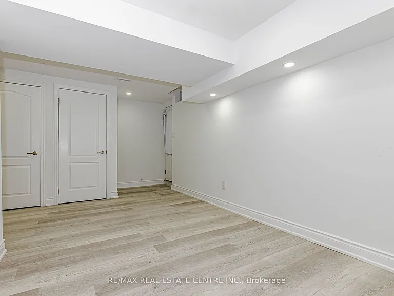 17 Scotia Dr #2 — Photo 5