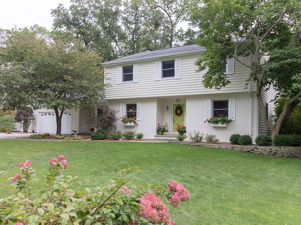 1st image of 4392 Oakwood Dr