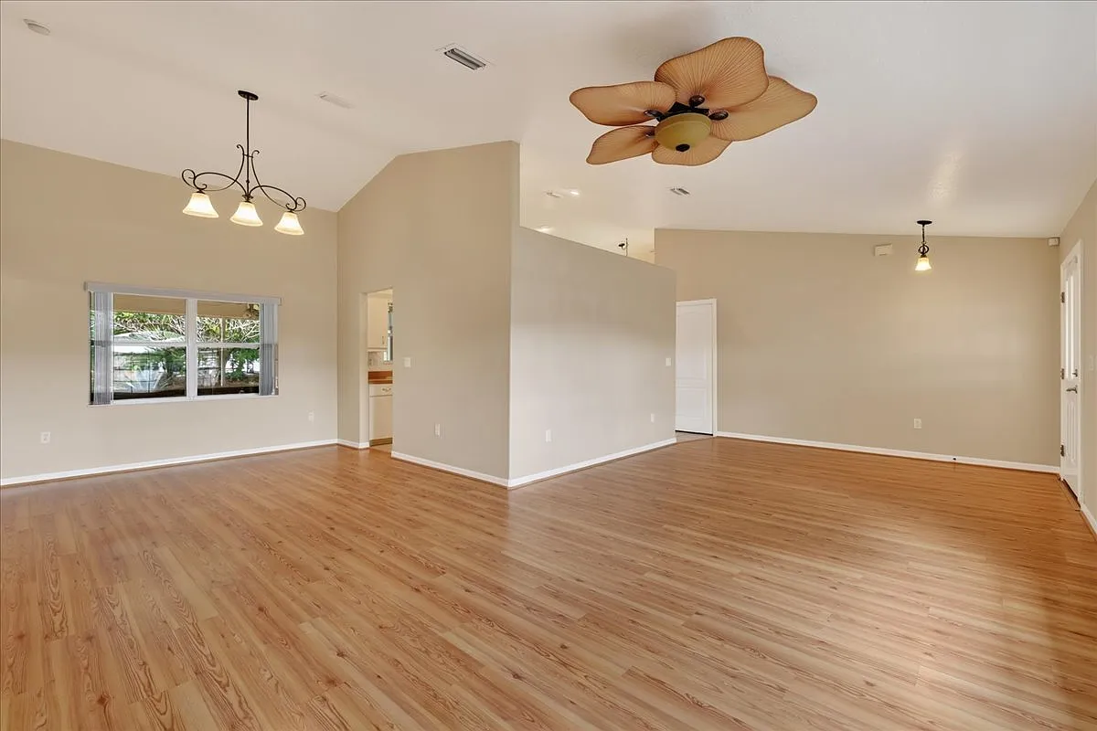 3 bed, 1864 sqft, $2,000 — Photo 3