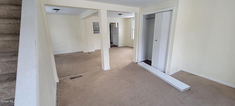 5th image of 32 Walnut Street