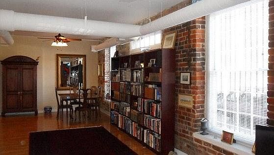 3rd image of 2401 E Franklin St APT 101
