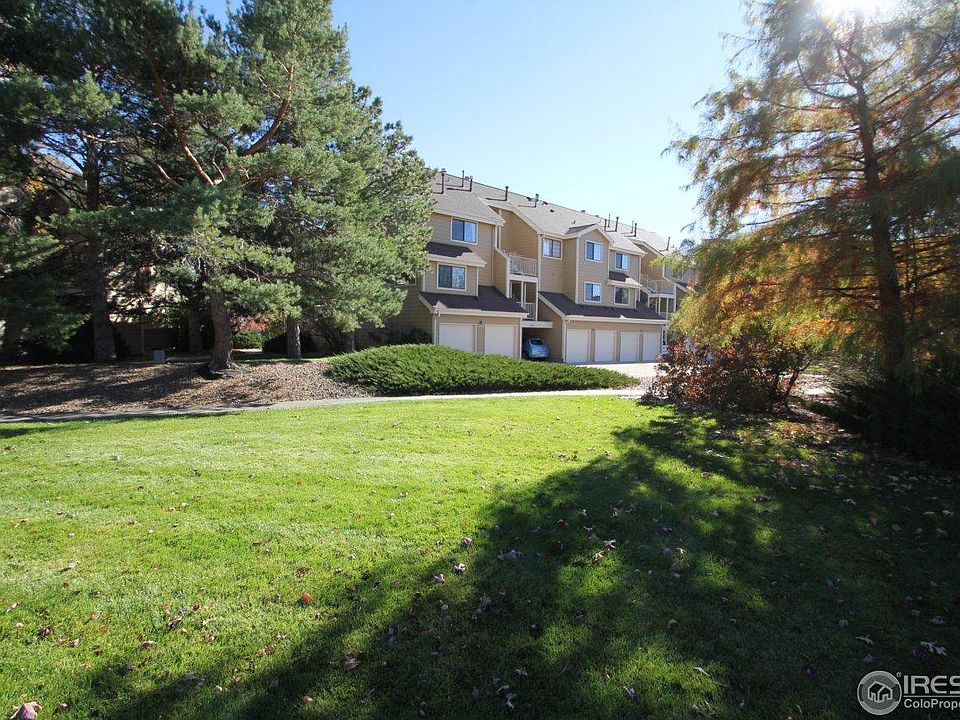 Attached garage in back of unit - more green space!