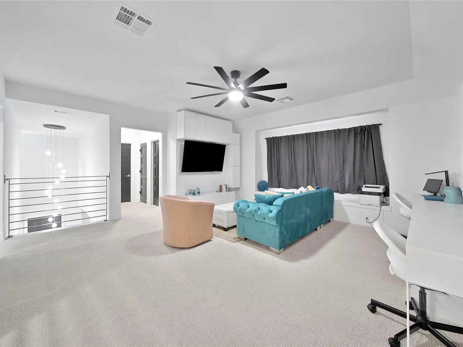 5 bed, 4.0 bath, 3745 sqft, $3,500 — Photo 3