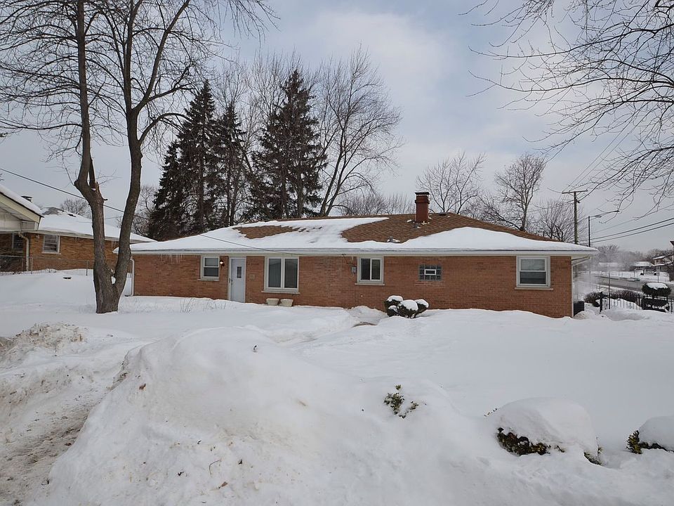 1st image of 8805 W 93rd Pl