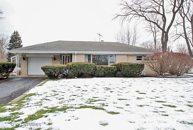 1st image of 960 Parkview Ln