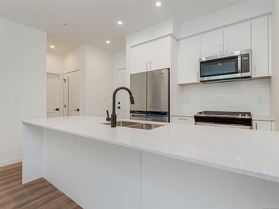 2nd image of 654 Granderson Rd #511