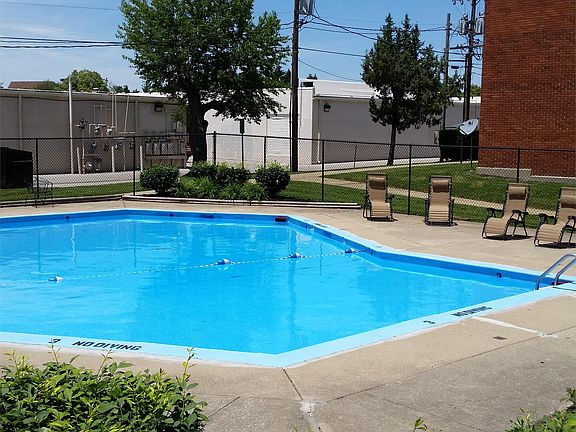 2nd image of 120 S Kingston Dr APT 44