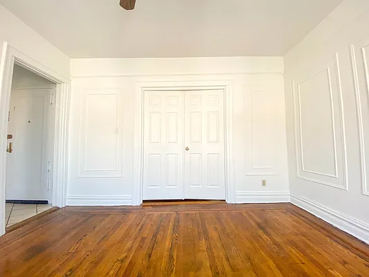 Rented by RealTegrity NY LLC | media 3