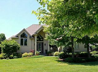 2333 Waterford Village Dr, Sylvania, OH 43560