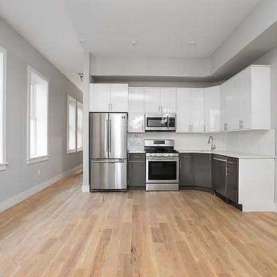 4th image of 29 W 8th St Unit 6