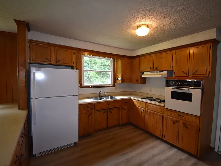 2602 Burch Rd — Photo 7