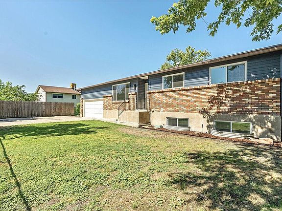 2nd image of 817 N Dorothea Way