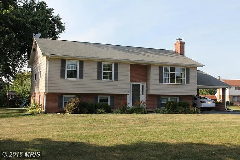 8115 Clearfield Rd photo 1