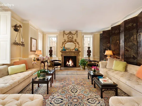 895 Park Avenue image 1 of 17