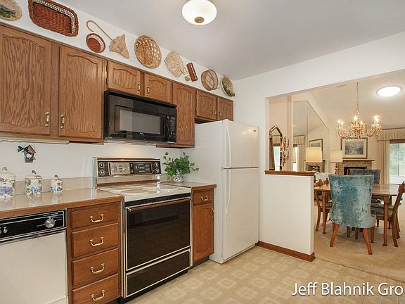 4th image of 314 Rolling Greene Dr NW #31