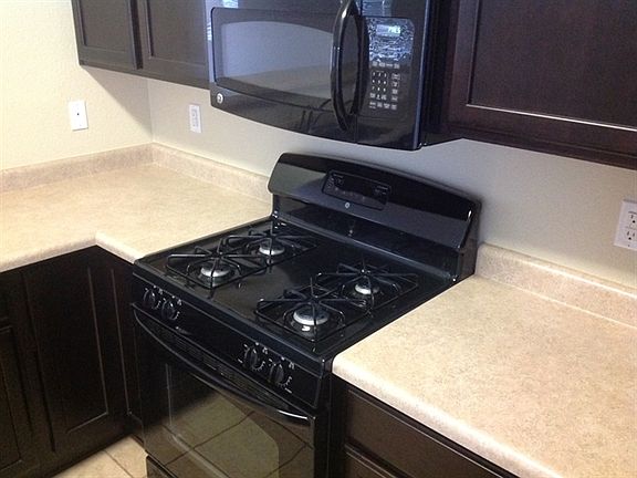5th image of 909 Puebla Ln