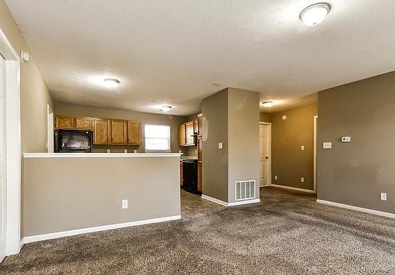 3rd image of 9238 Whitecliff Way