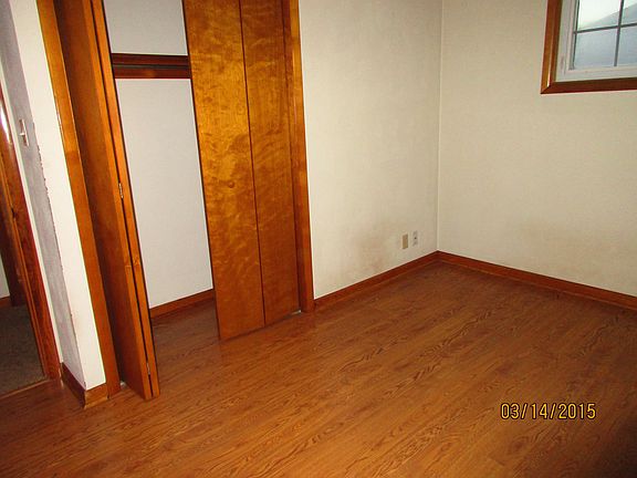 Laminate flooring in bedroom