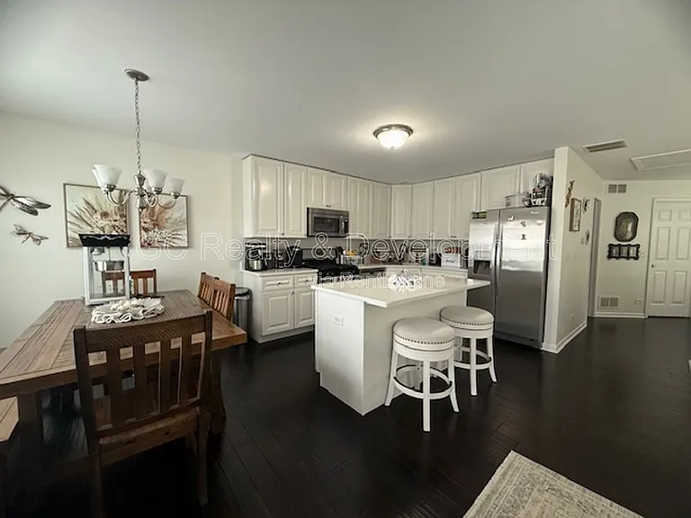 1064 Turin Dr — Photo 5