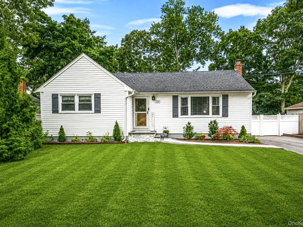24 Alma Avenue, Lake Grove, NY 11755