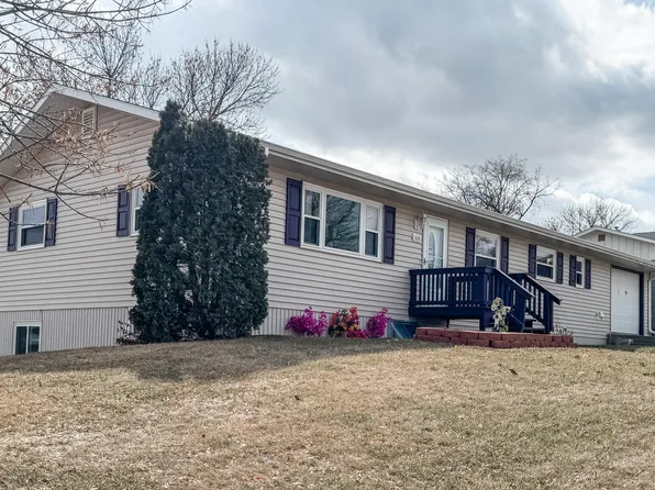624 11th St E, Williston, ND 58801