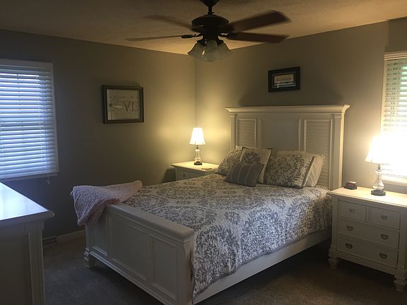 Large master bedroom w/ bath