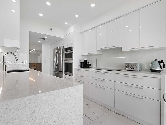 4th image of 20281 E Country Club Dr APT 1109