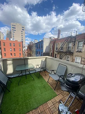 Rented by Chartwell Manhattan Realty | media 11