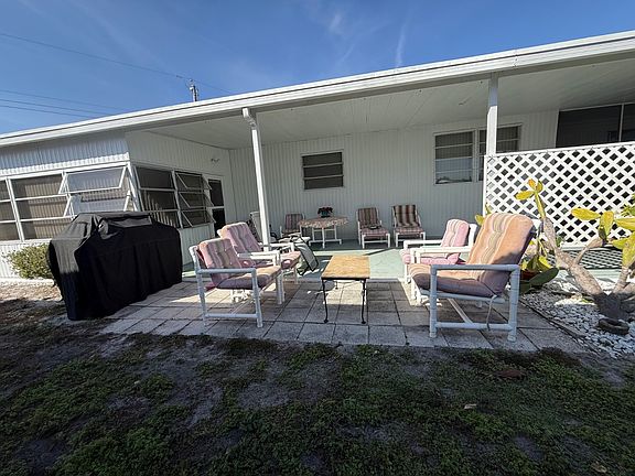 3rd image of 314 Cathy Dr