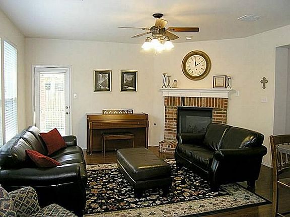 5th image of 1809 Sharpsbury Dr