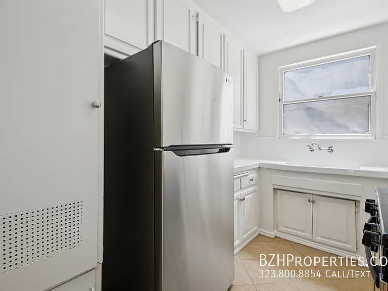 1138 S Sherbourne Dr #3A — Photo 6