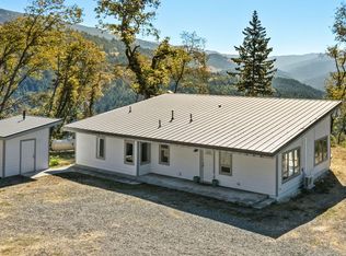 1499 Lower Sabertooth Rd, Blue Lake, CA 95525