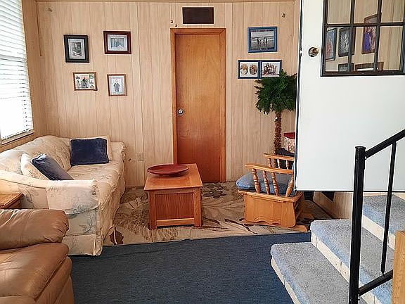 3rd image of 62 Lake Griffin Dr