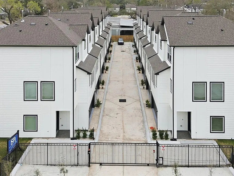 9405 Hammerly Blvd #B — Photo 3