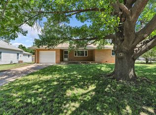 152 W Wallace Ave, Kingman, KS 67068