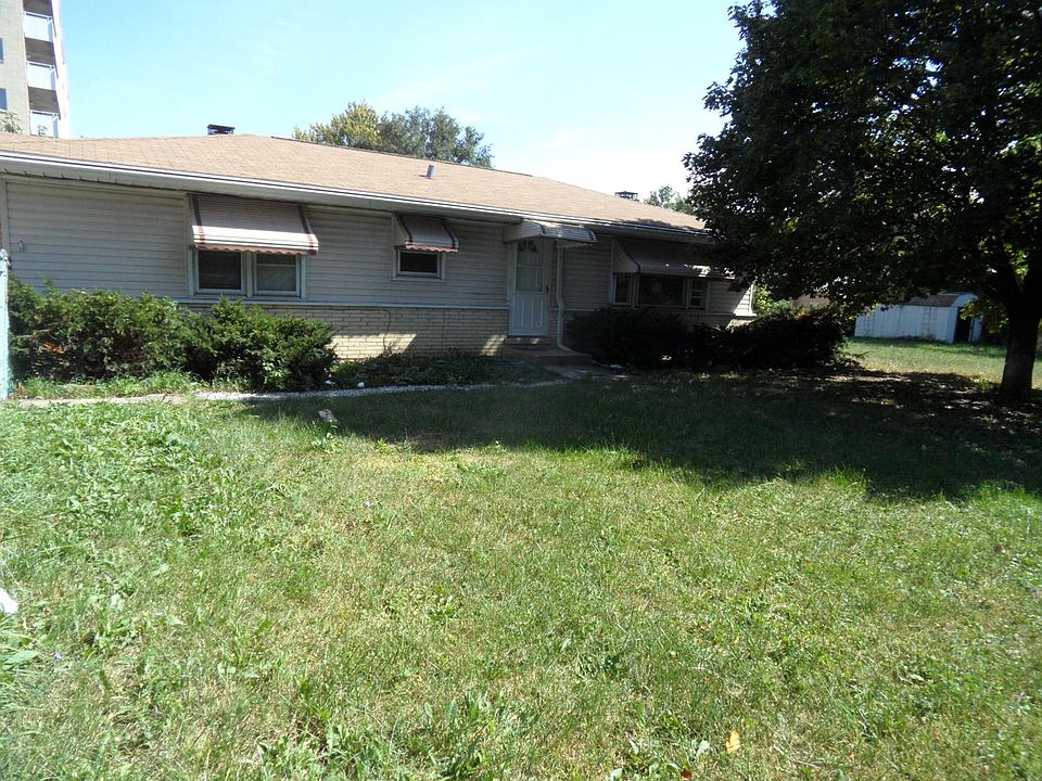 1st image of 10611 W Grand Ave #B