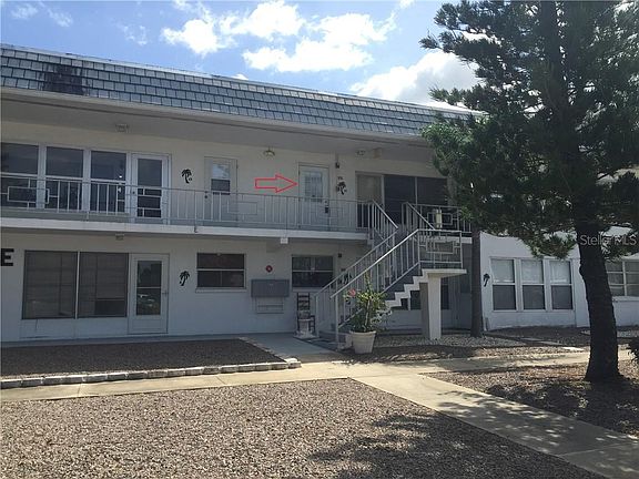 3rd image of 1221 Drew St APT E13