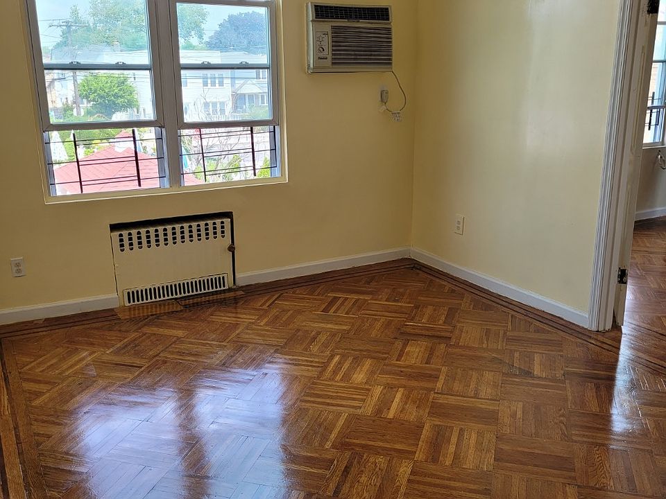 1st image of 1616 E 92nd St