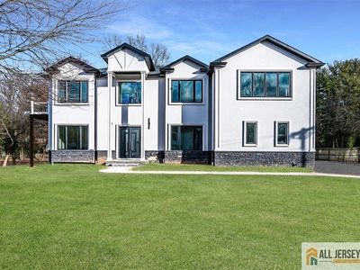 2 Hemlock Dr, Edison, NJ, 08820