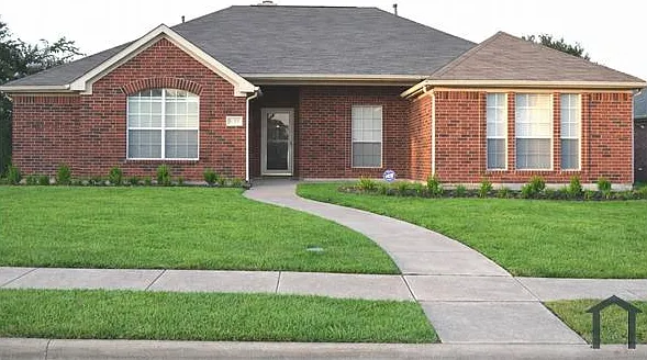 2024 Austin Dr — Photo 2