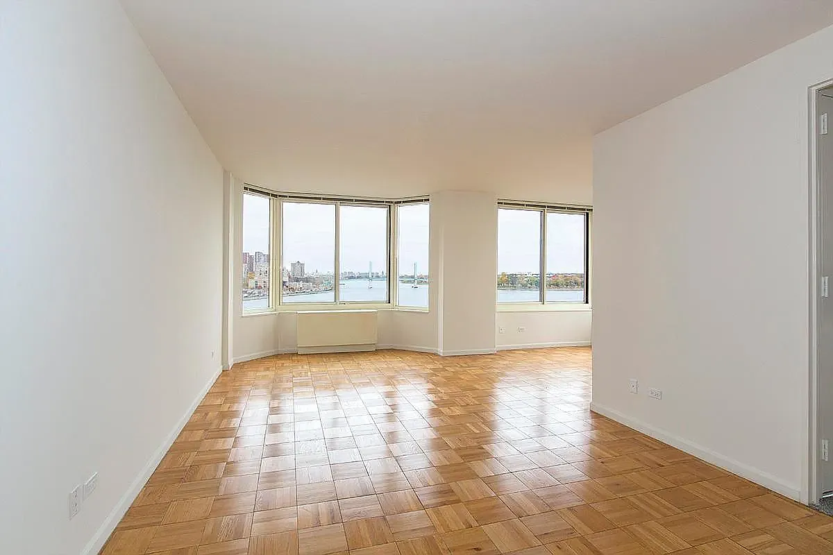 1775 York Avenue — Photo 3